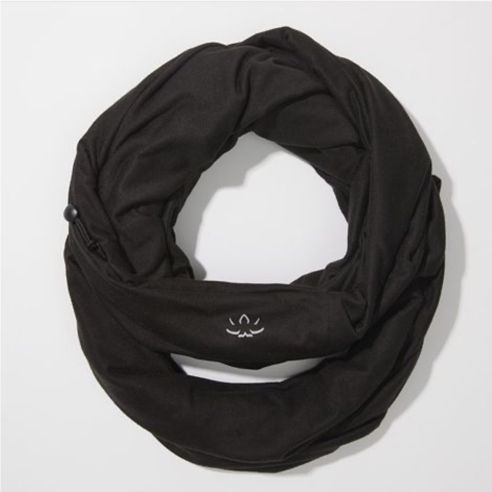 Beyond Yoga Infinity Hidden Pocket Scarf